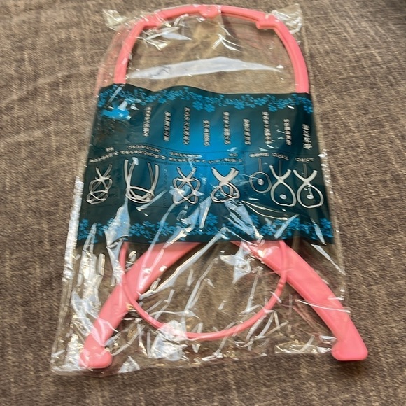 Pink Portable Wig Stand for Hair Pieces, Toupees and Wigs New - Picture 3 of 4